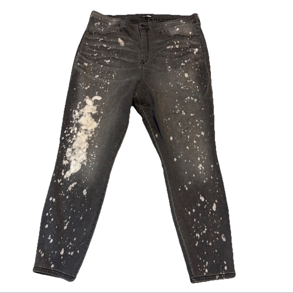 Fashion Nova Women’s Curve On The Spot Paint Splatter Gray Skinny Jeans Size 20W - Picture 2 of 15
